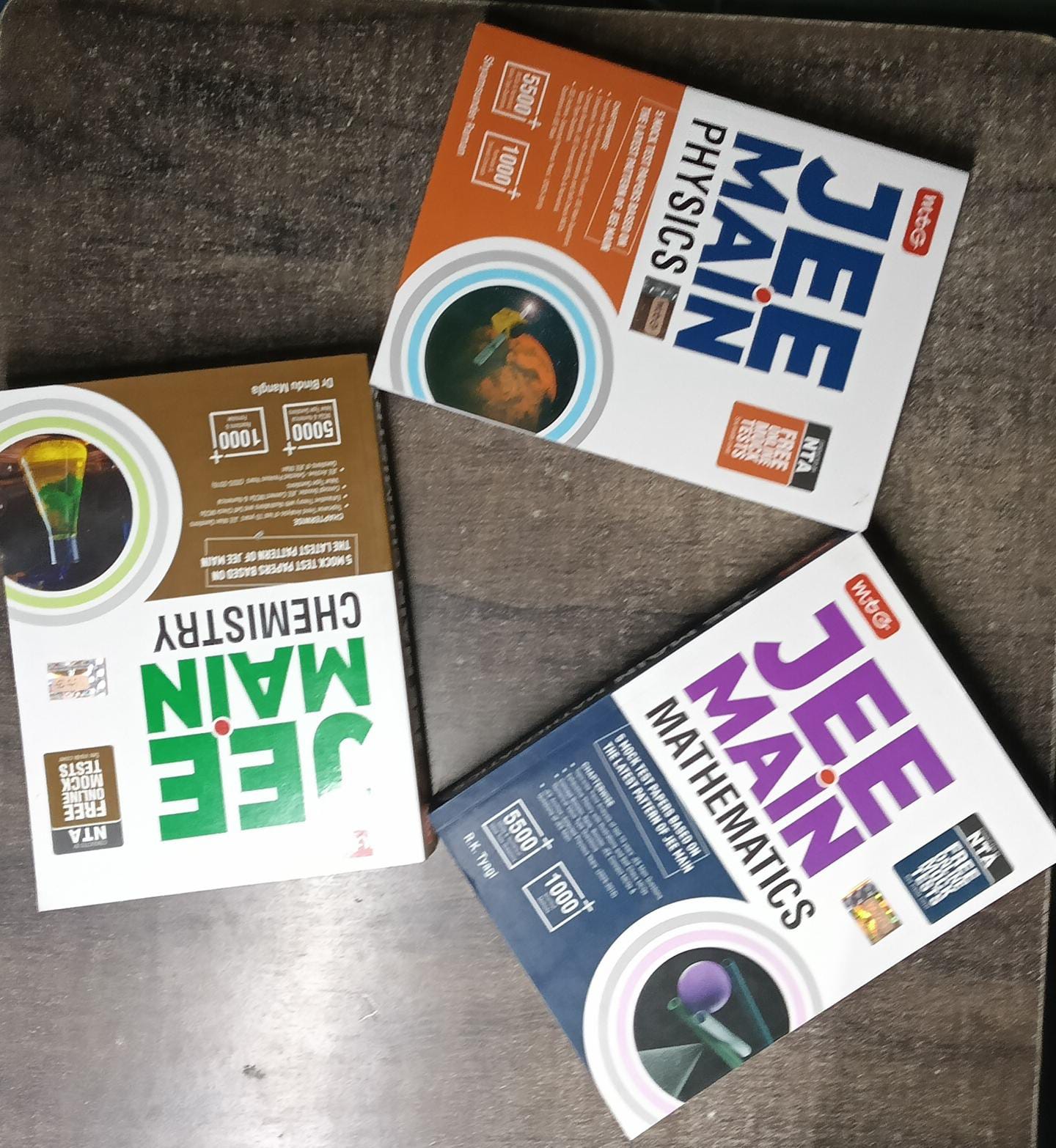 MTG JEE Mains set Physics, Chemistry, Mathematics (English Medium)