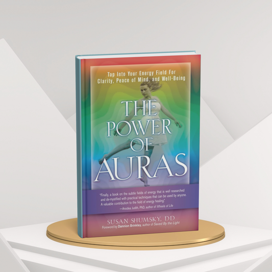The Power of Auras: Tap Into Your Energy Field for Clarity (Paperback)(English Medium)